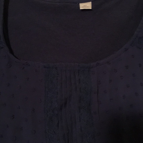 Top - Picture 2 of 2